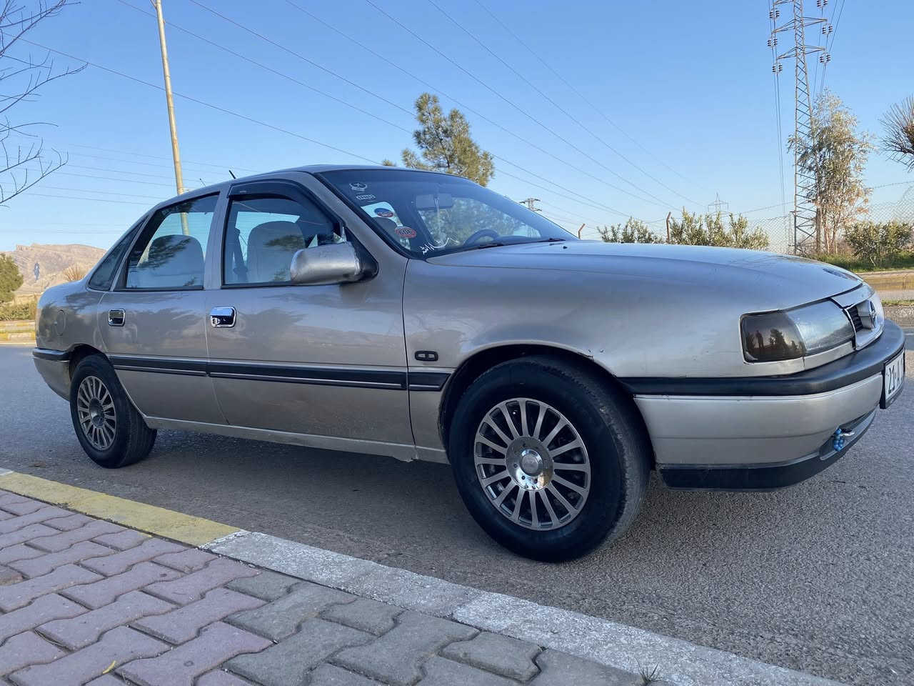 نرخی 36 و نیو
ئۆپڵ ڤیکترا 
مۆدێل 90
کامل بۆیاخ لەسەر ساغی
دەعم و لێدراو هیچی پێوە نیە
دەشبل و بەردرکای زۆر تازەیە
سوکا نی بۆشی تیا نیە
شاشە ایبادی لەسەرە
هەمو ئیشارەتەکانی  هی لوکی لەسەرە 
زینۆنی لوکی   لەسەرە
قایشی درکاکانی لوکن 
هەموو جا مەکانی تەقیوی  و تەلخی نیە 

دەعامی بو دەعامی بەشەرتی فیتەر

مەسج بنێرە


**إذا كنت صاحب هذا الإعلان وتريد حذفه لأي سبب، رجاءا أرسل رسالة إلى الدعم الفني**