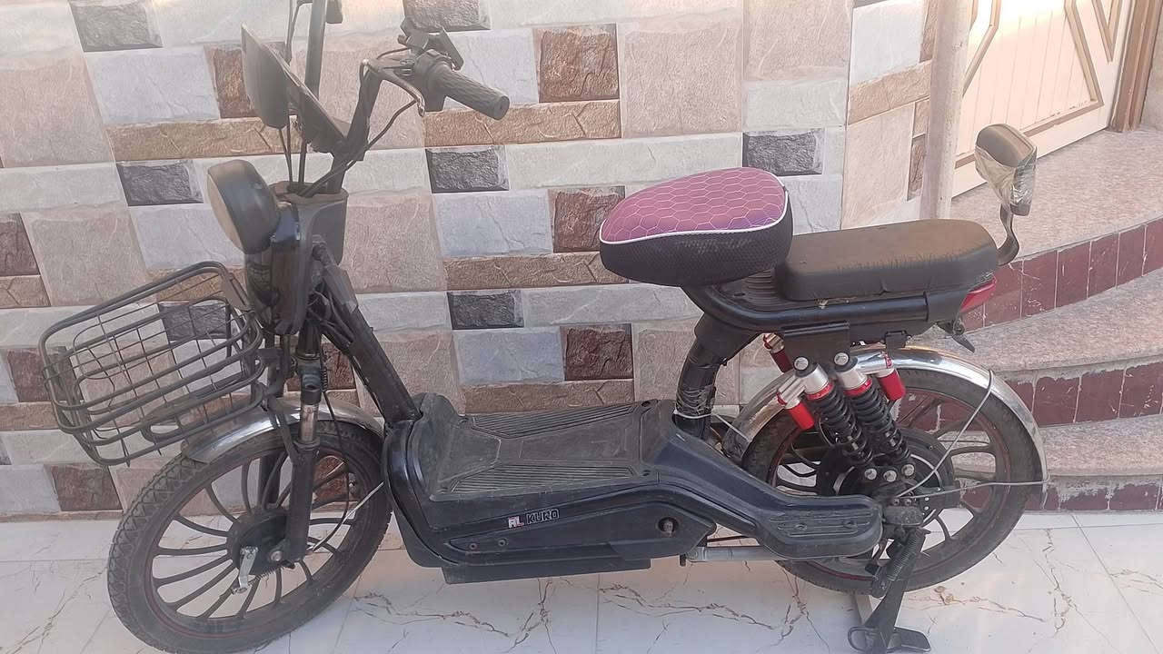 للبيع ماطور شحن  نضيف 5 بطاريات  كلو شغال قفل ثاني يصير بل تايه الوره سرعه 99 عنوان موصل جانب الايسر حي الانتصار سعر 170وبي مجال بسيط تواصل. *********** وبي وتساب

