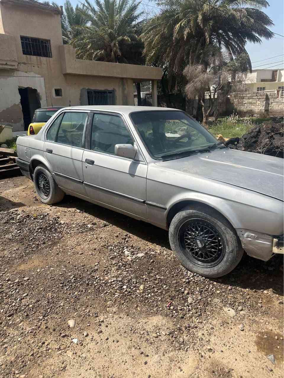 السلام عليكم 
زعره. البيع.   متروكه. طرف ثالث ابيع كوم حديد اتكفل صرقه وعشاير.  مكان بغداد. 
السعر 11 ورقه.   
*********** بغداد, العراق
