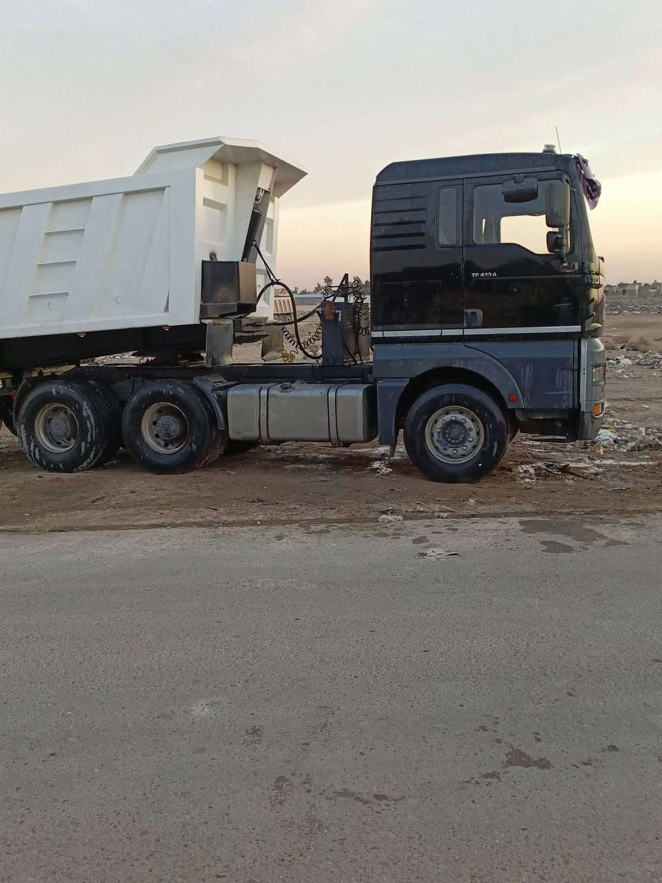 السلام عليكم مان تيكا للبيع 410 ميكانيك مكفول مربوطة 4محاور عربانة ماموت مجموعة  سبرنك شاصي مكفول بم ونوزل كير قمجي العنوان بغداد المعامل السياحي ***********
