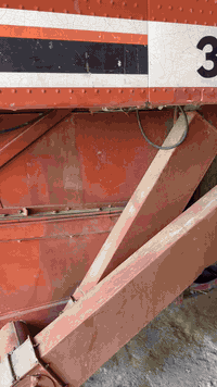 للبيع لافردا موديل1985
نضيفه لا ينقصها شيء شرط
***********واتساب
