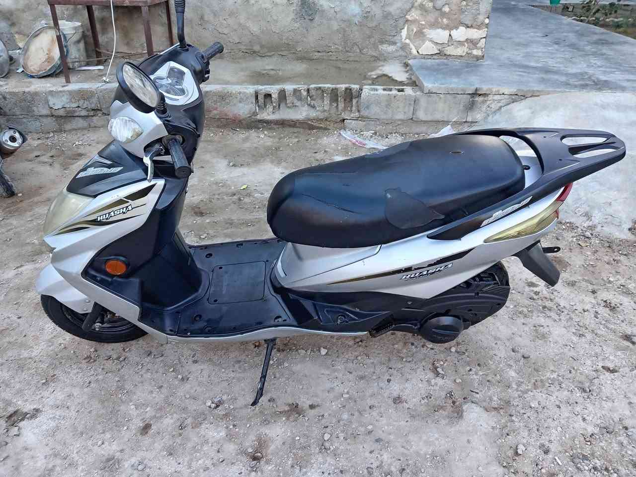 السلام عليكم دراجه هيوشه للبيع شغال صلف أو هندر او كهربائيات كله شغال
ماطور كلش حلو
موديل 2018
السعر 350 أو بي مجال قليل
مكان الرمادي
الاستفسار ***********
