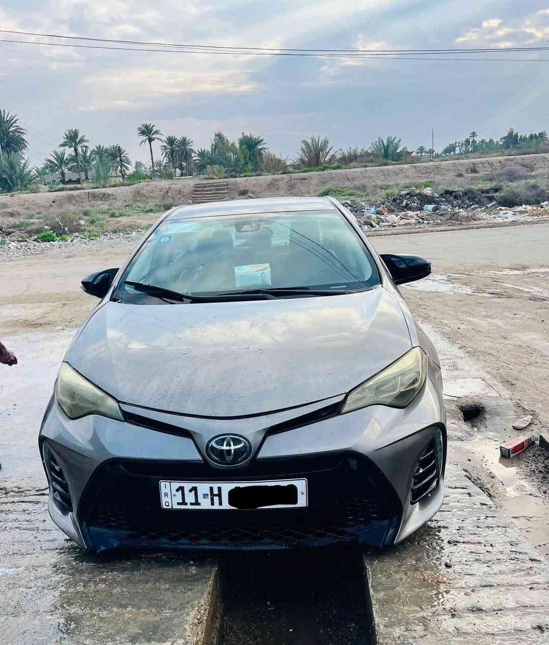 السلام عليكم 
كورلا 2018
وارد أمريكي محرك 1800 فئة SE كير محرك كفاله  تبريد ثلج كامل جديد تخم تاير 
بيها صبغ ثلاث قطع 
رقم بغداد دولي 
ماناقصها كلشي 
مكان السياره  بغداد  السعر 135وبيها مجال
تواصل *********** واتساب 
***********
