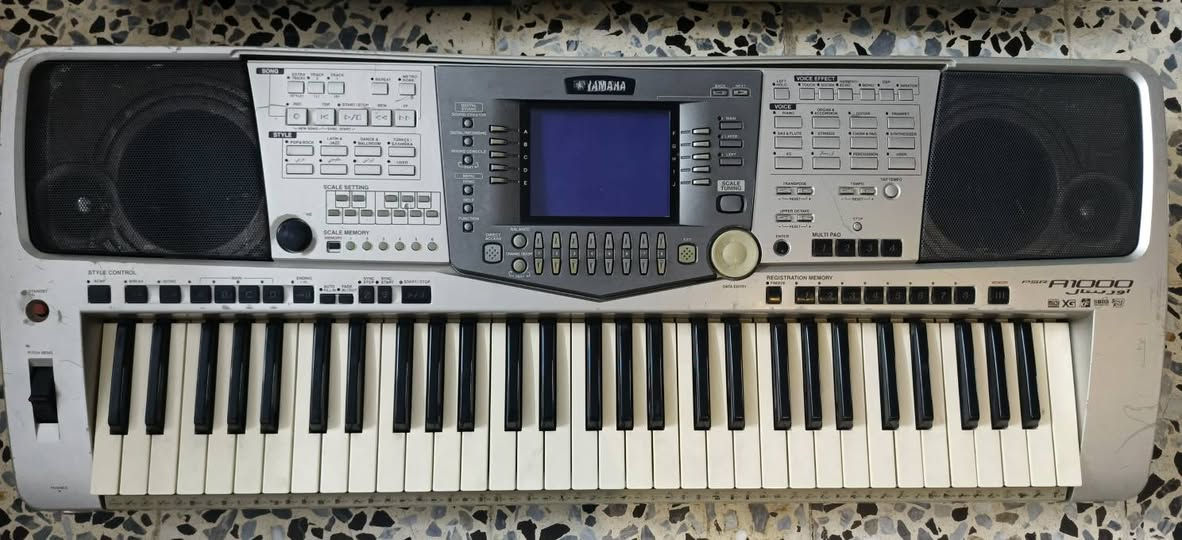 السلام عليكم ياماها ١٠٠٠ عدد ٢ واحد شغال كامل بس بي نقص كارت مال كيبورد والثاني طافي مااعرف شبي السعر اثنينهن ب ٣٠٠ الف وبي مجال
مكاني بغداد
للاستفسار ***********
