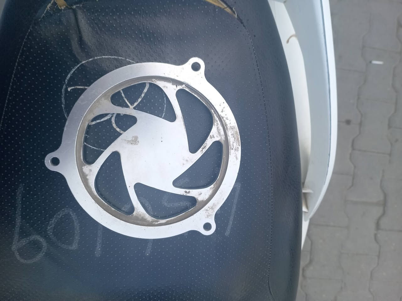 سلام عليكم
البيع قبق فلاوين rbm اصلي 
***********
قيم بل يرضي بي الله
