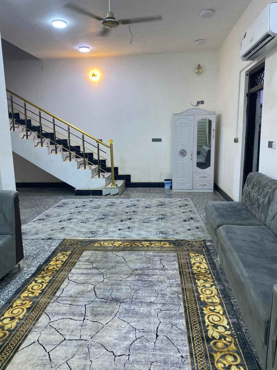 السلام عليكم
بيت للبيع قرب السريع  بعُد بيتين عن شارع السريع الرئيسي مقابل ملعب المختار طابو اسهم مساحة 150 متر البيت جديد ونضيف يحتوي على غرفتين وصاله واستقبال خارجي  ومنور مستعجل ع البيت السعر 160 مليون وبي مجال للشراي مستعجل ع البييييع الاستفسار اكثر ***********
