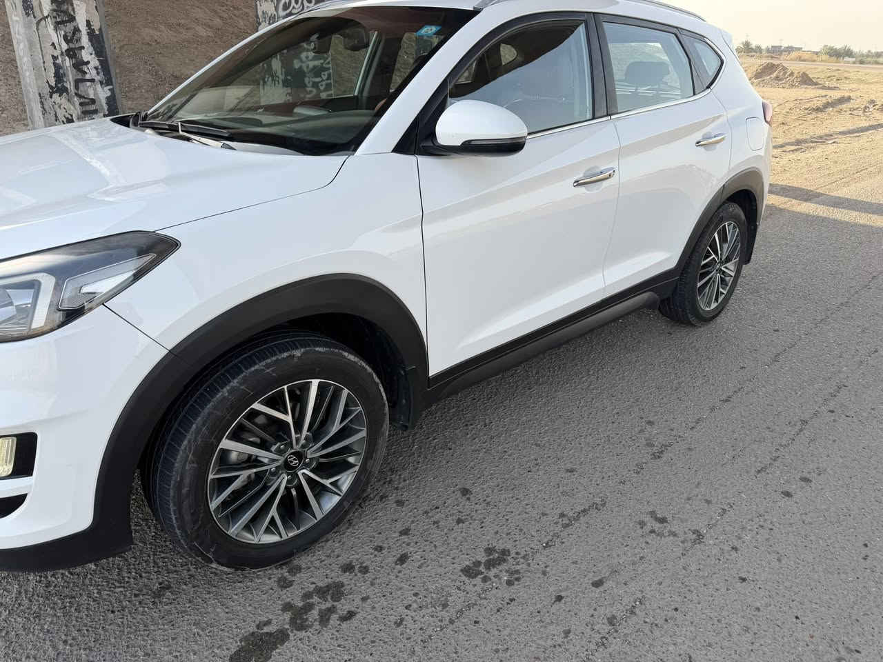 السلام عليكم
توسان للبيع شركة الكاصد 
موديل 2019
حساسات امامي خلفي 
كامرة خلفي 
مري شفط ترحيب
داخل جلد 
محرك 2000
ماشية 111 الف
السيارة مكفولة كفالة عامة ومابيها اي نقص 

مكلف بالنشر رقم صاحب السيارة 
*********** 
غير متواجد ع الفيس
