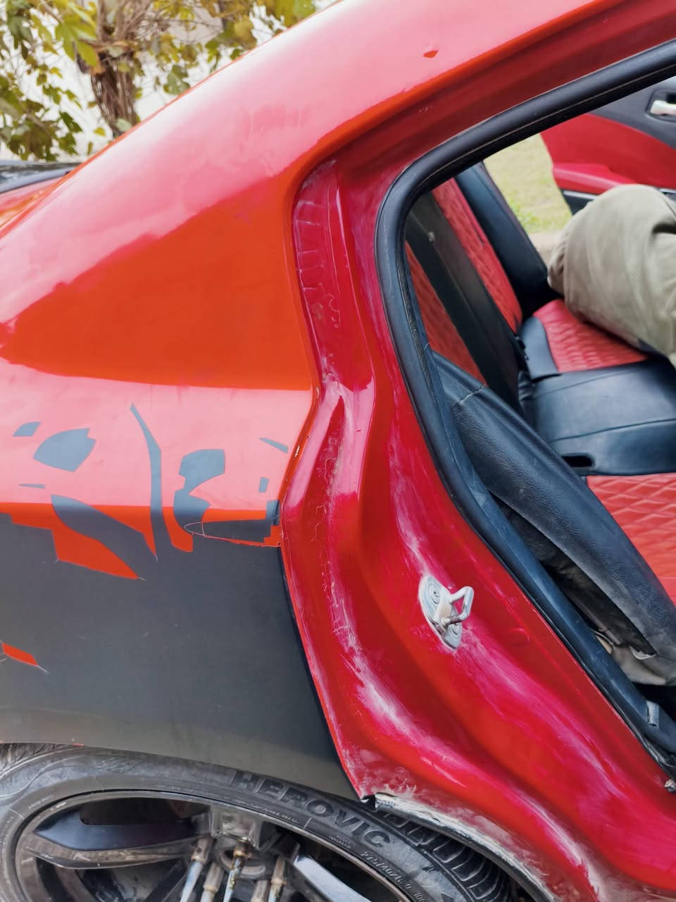 السلام عليكم .
جارجر 2015 اصل 

مكينه.  3600 6V

مكينه + كير عل شرط

حداديه نضيفه

ويل 20 

لد ثلجي

شاشه تحكم جبيره

السياره مغلفه ppf.

لحيه اماميه🔥

زعانف خلفيه

لد متحرك الاوان وتحكم

تبريد ثلج🥶

تدفئه 

تشغيل عن بعد

سستم صوت 

كشنات كهرباء 

حساسات خلفي 

السياره ضررهه ربع جمالغ الخلفي السياره رقم ذي قار مشروع  وطني و احلا من الصور   سعرهه 165 ومراوس حسب القناعه مكان السياره نجف الاشرف رقم الهاتف ***********📞
