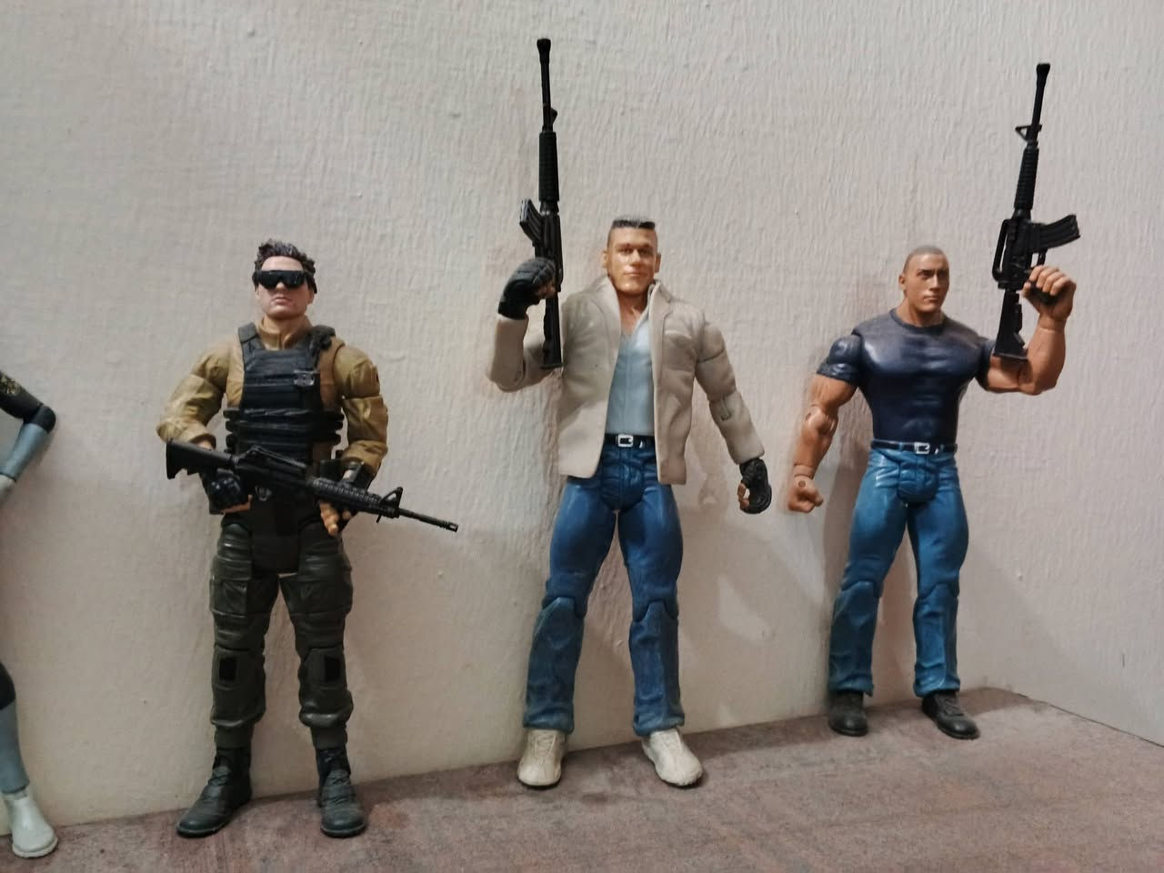 السلام عليكم. مجسمات للبيع...

المجسمات المفصلية الكبيرة أسعارها من ٢٥ الف إلى ٥٠ 
الف. أبيع شلع فقط، من ٨ قطع وفوق. الأسعار ثابتة قفل رجاءً 🔒، فقط إلي يشتريهم كلهم ممكن أنزله مبلغ يرضيني ويرضيه.

المجسمات الصغيرة أسعارها من ٥٠٠٠ دينار للسيارات والجنود، إلى ١٥،٠٠٠ للشخصيات الكرتونية. أبيع شلع فقط.

الصور المقربة المكررة بالنهاية يعني المجسم عندي منه مكرر ٢ أو ٣.


**إذا كنت صاحب هذا الإعلان وتريد حذفه لأي سبب، رجاءا أرسل رسالة إلى الدعم الفني**