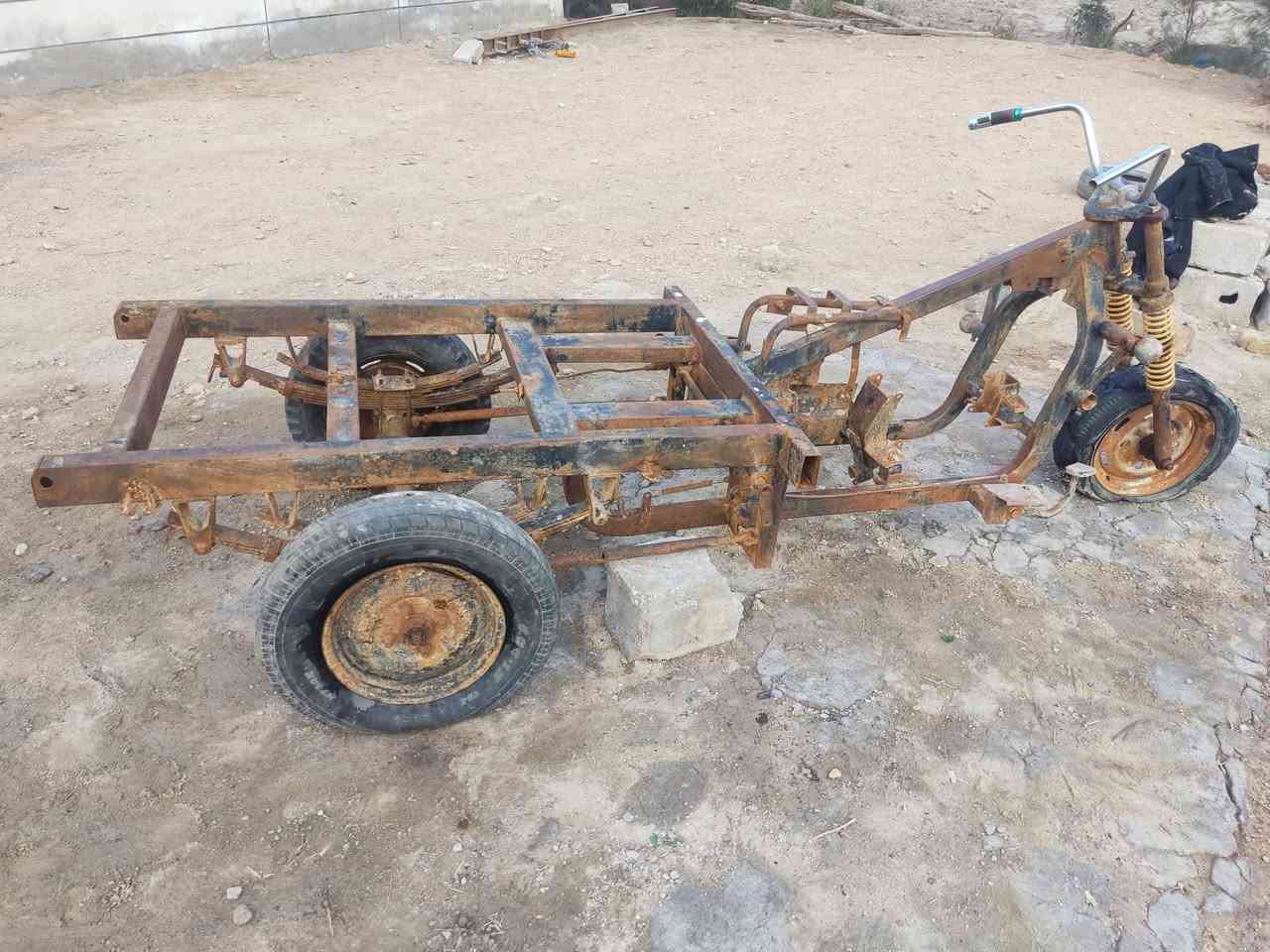 شاصي ستوتة كلك للبيع مكفول من السرقة الشاصي جان متروك التايرات الخلفيات معوزات بس جوابة ولتاير الكدام عوزة تاير وجوب السعر 150 وبيه مجال بصيط حك الجية العنوان طريق دقارة ديوانية استفسار على هاذا الرقم ***********
