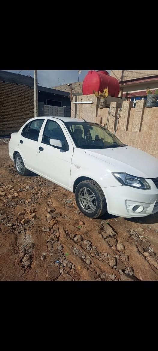 السلام عليكم ساينا موديل 22 حره رقم بغداد مكفوله ماشيه 41 الف السياره جديده وجاهزه من كلشي السعر 73 العنوان ناحيه الوحده قرب مجمع بسمايه /***********
