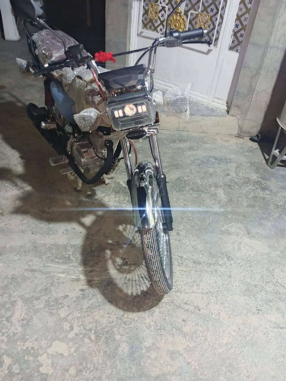 السلام وعليكم دراجه تايكر موديل 2026 فول دشبول اكتروني وضع شركه زيرو اوراق 3مالات الشركه الدراجه فول للاخير السعر 975 وبيها مجال حك الجيه الاستفسار والتصال على الرغم ***********
