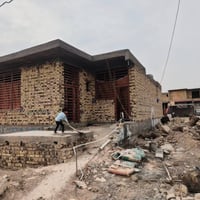 هيكل للبيع المساحة 180م غرفتين نوم وكلدور وصالة ومطبخ وصحيات مي ومجاري...