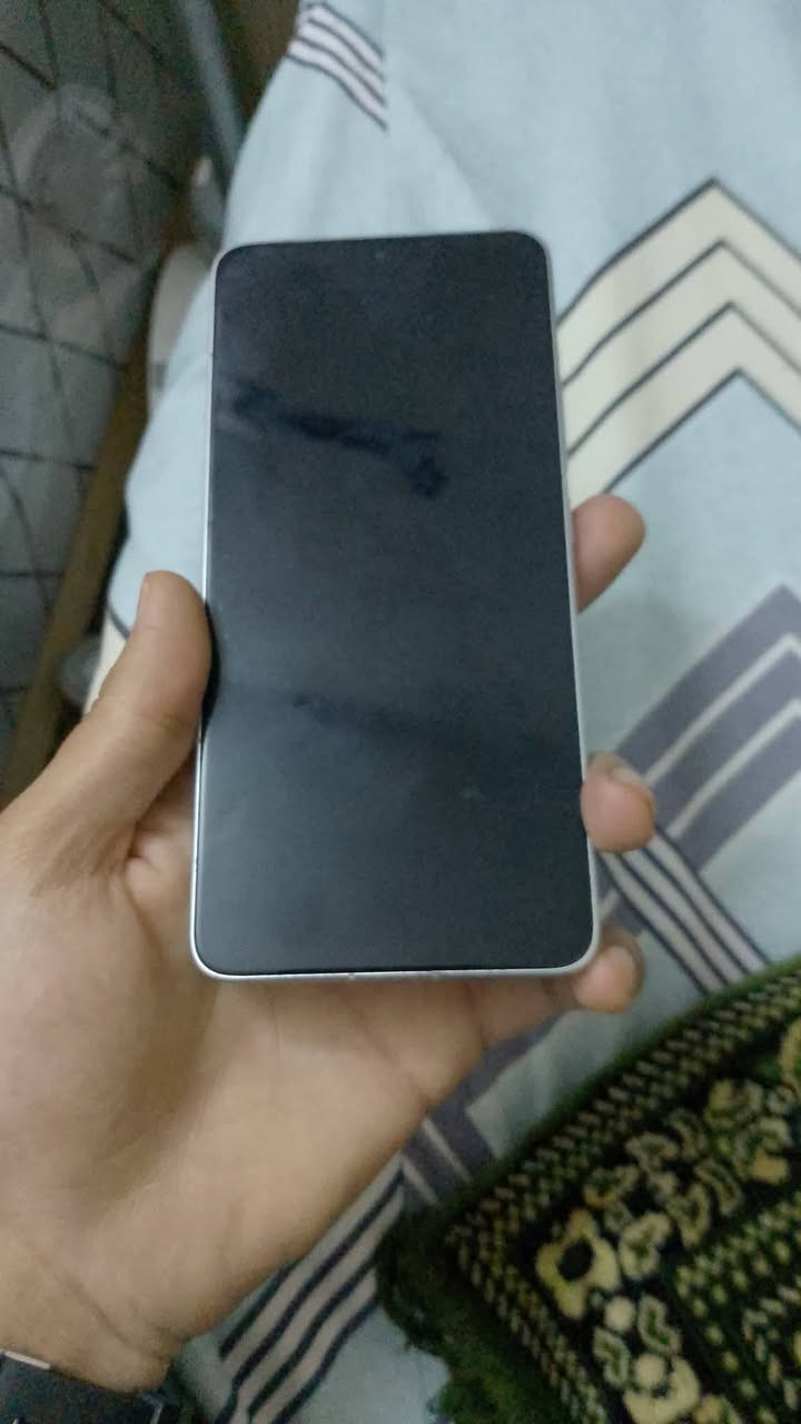 بوكو F6 
ذاكره 512 
شاشه 120 هيرتز
مع مواصفات عاليه جداً 
مبدل شاشه اصليه 
بصمة الاصبع ماتشتغل 
 بصمة الوجه شغاله
نسبة النظافة 75 بالميه
السعر 160 وبي مجال بسيط


**إذا كنت صاحب هذا الإعلان وتريد حذفه لأي سبب، رجاءا أرسل رسالة إلى الدعم الفني**