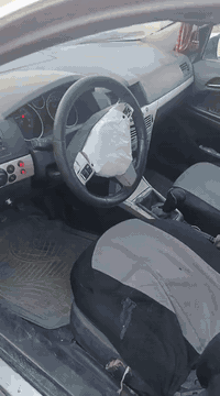 سلام عليكم للبيع اوبل استرا موديل 2007 رقم دهوك سنوية جديدة كير ومحرك مكفولات تخم تاير واي استفسار ***********
