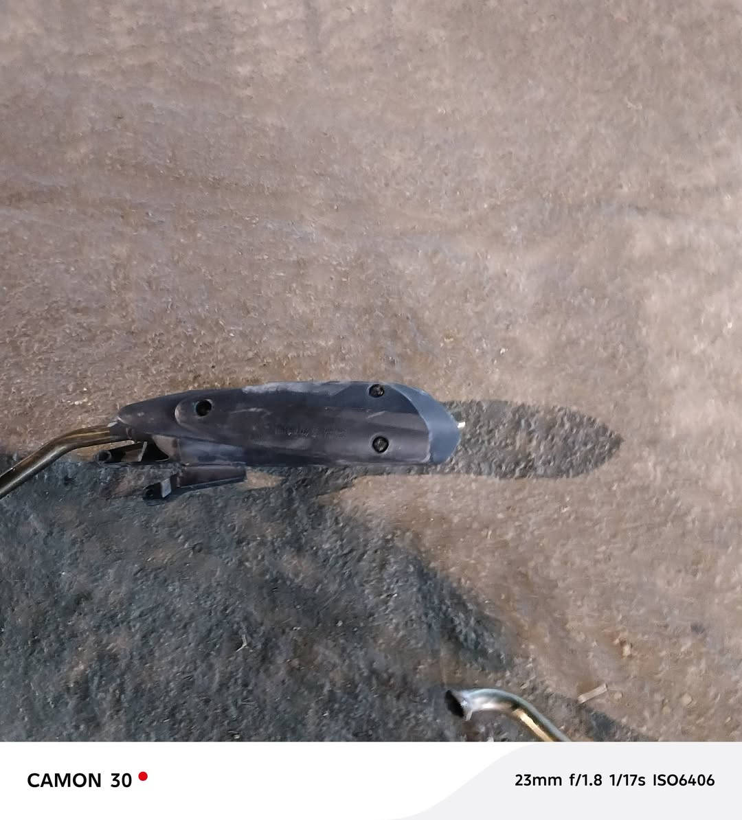 صالنصات ثنين وحدة إف إم والثانية أم 7 ألوان للبيع للتواصل ***********
