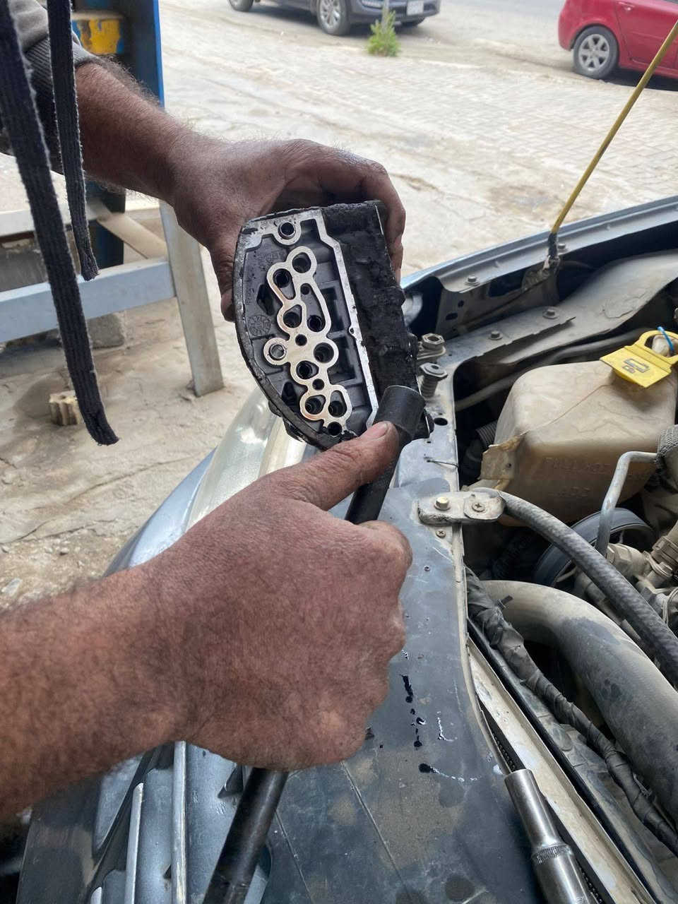 سلام عليكم  تم صيانه دوج افنجر موديل ١٣ بيهة نضوح سوينالهة ادامه كامله
تبديل واشر قبق ولفات 
وتبديل دهن محرك 
فتح كيس محرك  وتبديله 
تبديل حساس ABS

وعمل السياره الثانيه دوج سبرنك موديل٢٠٠٨
حل مشكله كير جان يحرك ٣
بغداد الدوره شارع ٦٠
***********اخوكم احمد المشايخي يوجد توصيل لجميع المحافظات 
يوجد ادوات احتياطيه جديد ومستعمل 
وصيانه عامه كهرباء وحداده الصدر وفيتريه
