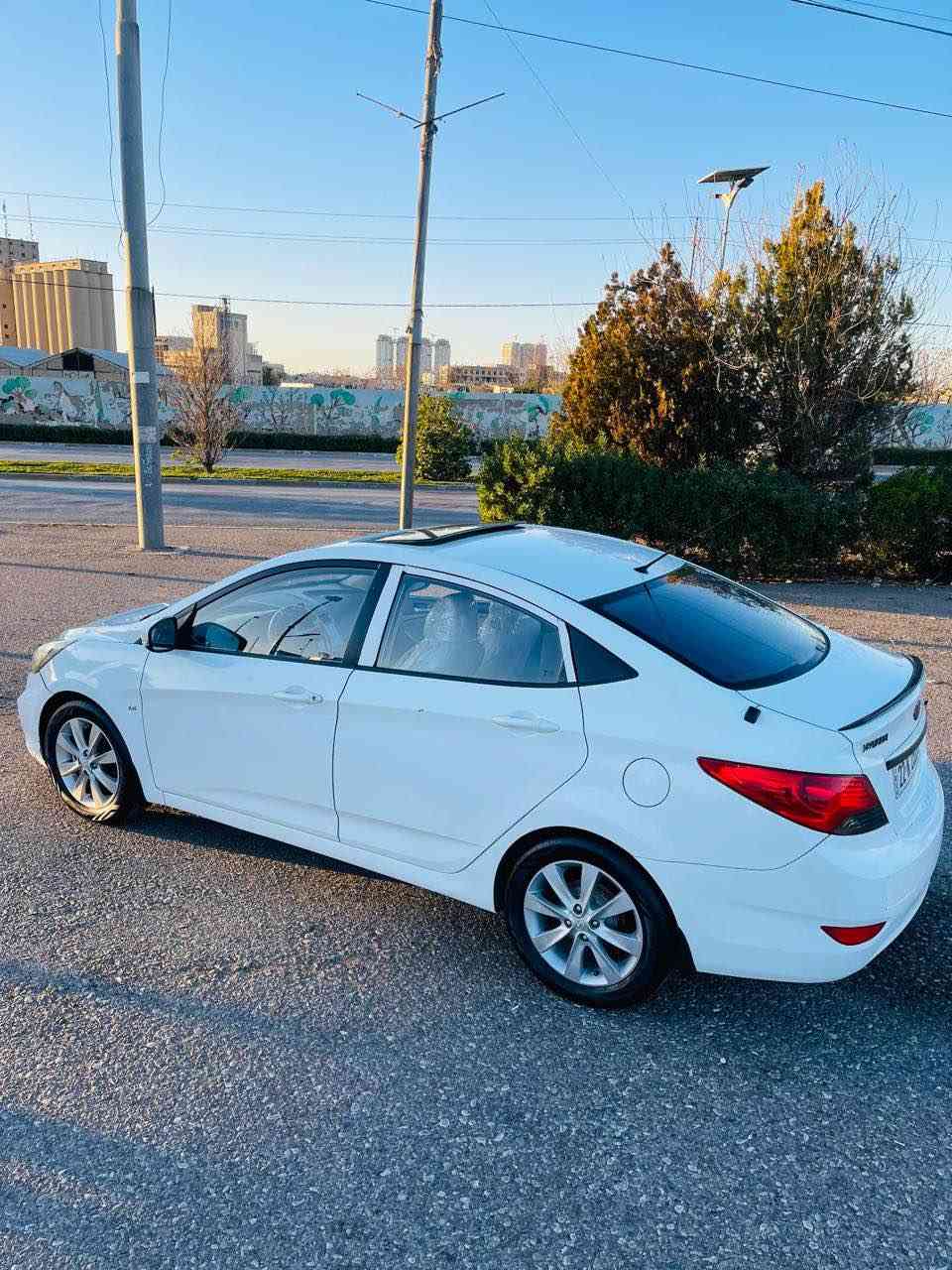 اکسینت 2013 
فول مواسەفات 
توند و تۆلە 
گێر و مەکینە بە شەرتە 
تەنها چاملخ لای سەکن و نیو دەرگە بۆیاغە 
4 تاییەی نوێ بۆ دانراوە
هەموو شتی تازەیە 
نرخ 106 وەرەقە 
*********** بۆ زانیاری زیاتر پەیوەندی بکەن أربيل, العراق
