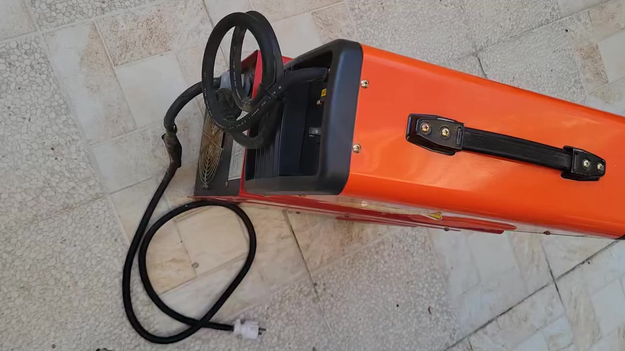 ماكنة لحام دراغون(Dragon) غاية في الروعة والخفة والاستخدام العملي 230A امبير يلحم جميع المعادن الحديد جديد لوك لوك  للبيع الشراي يراسلني خاص او يتصل واتسب*********** توصيل موجود
