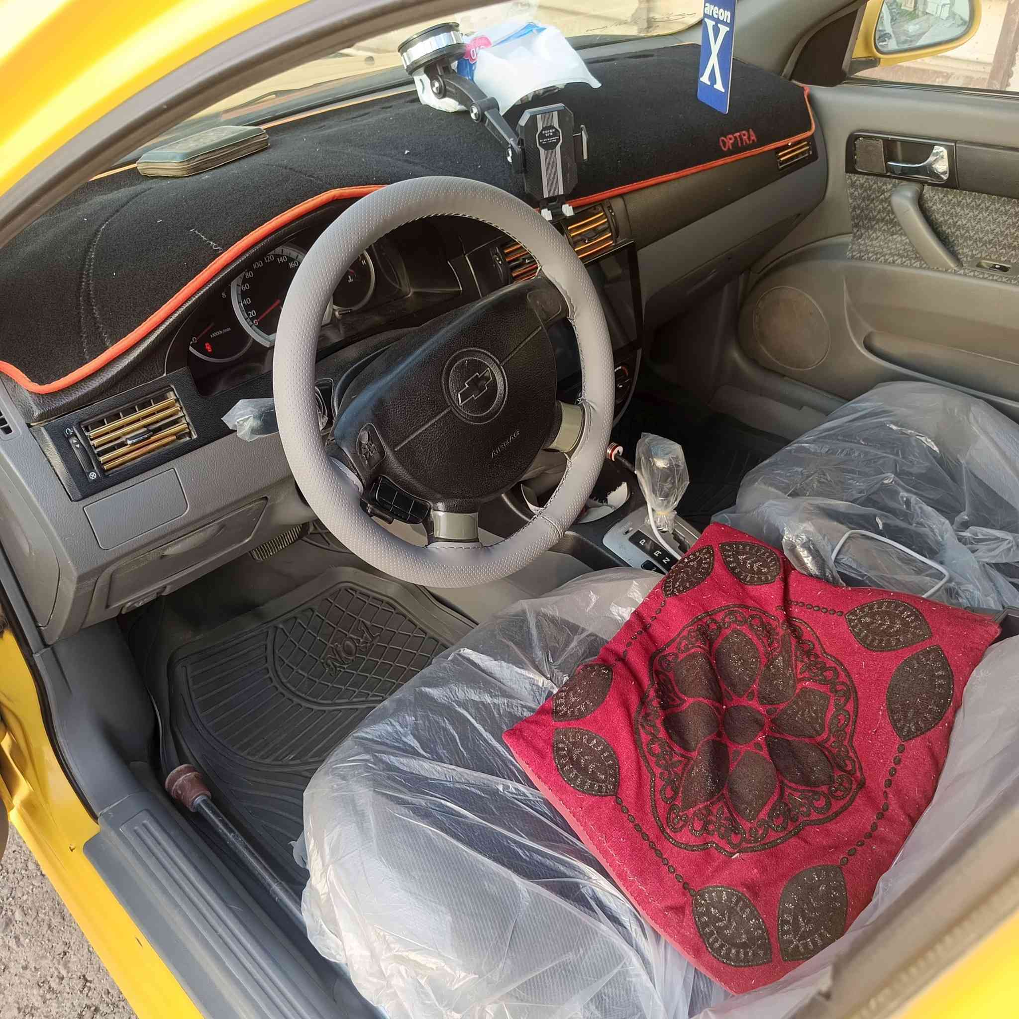 اوبترا م١١مكفوله لشركه لعامه بسمنه احله من لصوره حداديه وره وكدام جديده مكينه مكفوله تبريد تخم تاير رفم انكليزي مصفره هياءه وغرامت سعر ٦٨ ت***********
