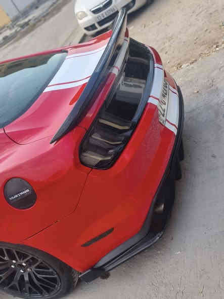 موستنك مكينة 3700 ستة سلندر موديل 15 لون مميز احمر طماطي .
داخلة كلين وبيها قطع صبغ ابيع حزام بدون ايرباك 
كير مكينة اكسل تبريد كهربائيات كله جاهز بيها تلحيضات بسيطة جدا بالصدر .
دشبول صفر مسج و لا عطل بيها و بيها ادامة بالجديد من منضومة تبريد و فلاتر و بلكات داينو ريسنك و نوزلات و مجاول و فيتبم قاعدة كاملة جديدة و برمجة سيفتي كلشي تمشي عادي و محسن وبدون اي دوانز وبيها شلعة تشلع التبليط وراها .
السيارة بيها كماليات شوفة العين كلها موجودة بالصور و غرفتها جلد احمر و اسود جديدة  و السيارة ناصبة و حلوة احلة من الصور . 
رقم اربيل ، هزة و رقم و سنوية جديدة و بأسمي تحويل او وكالة حاظر . 
رايدها ب 133 ورقة و مجالها بسيط اخوان . 
***********  // *********** 
مكاني بغداد / اليرموك
