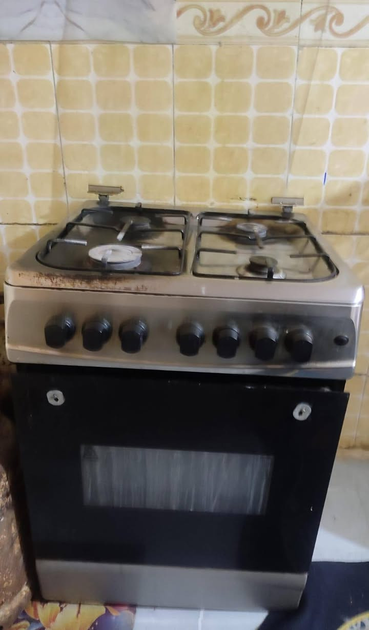 ***********
***********
