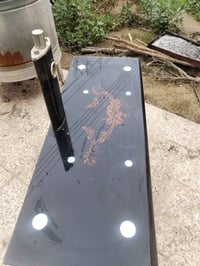 ميز بلازما • طاولة تلفزيون