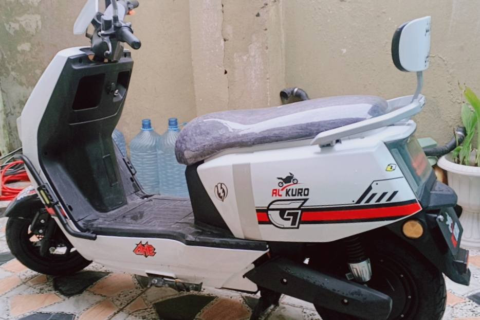 ماطور شحن جديد كلو شرط
بيع فقط السعر 650الف مكاني موصل الأيسر 
التواصل ***********
