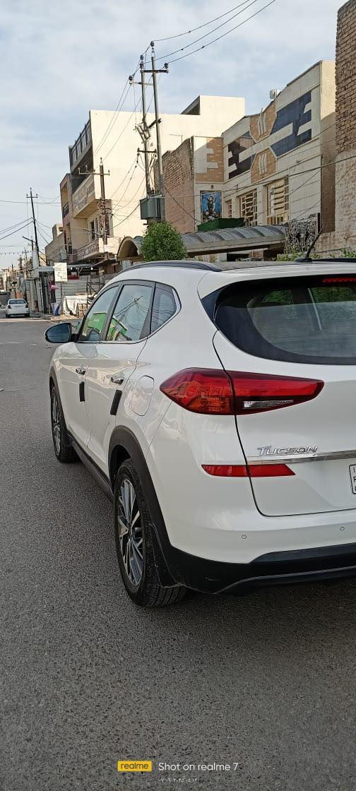 السلام عليكم توسان خليجيه 2019فول مواصفات لمتدد
السياره مكفوله كفاله عامه من البرغي ما مفتوح بيها  بيها  حالوب بلبنيد مبين بلصور والسونار موجود هم  بلصور السياره نظيفه معنا الكلمه تجي وتشوفها  
مكان السياره بغداد البلديات
السياره ماشيه 112 السعر 185 $ وبيها مجال  
*********** للتواصل متواجد واتساب
