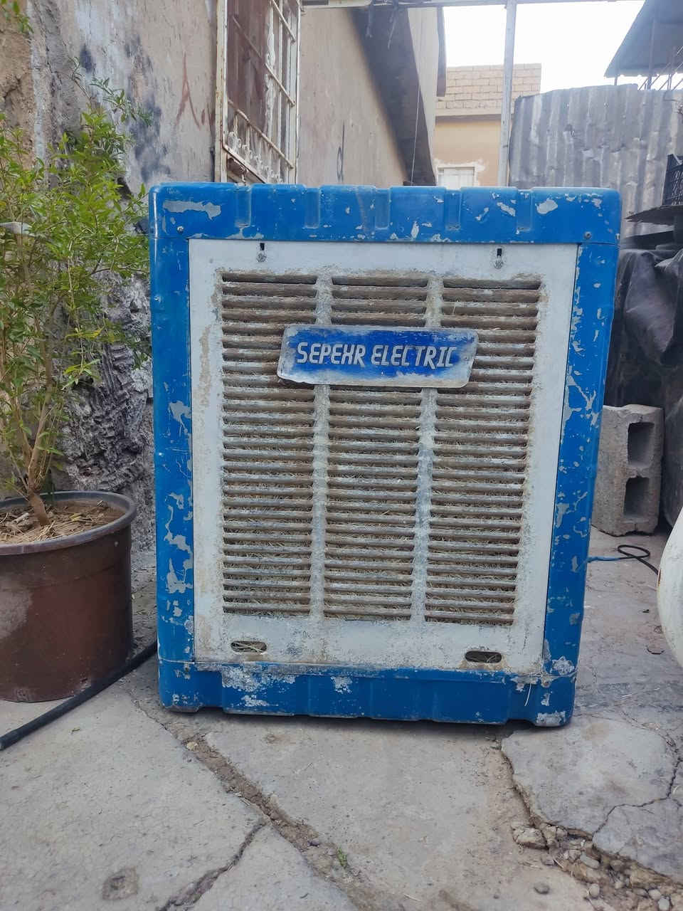 سلام عليكم
مبرده شغاله شرط حجمها اثنين ونص ونوعيه سوبر 
الماطور سرعه وحده 
السعر ٥٥وبيها مجال 
الشراي يراسل خاص


**إذا كنت صاحب هذا الإعلان وتريد حذفه لأي سبب، رجاءا أرسل رسالة إلى الدعم الفني**