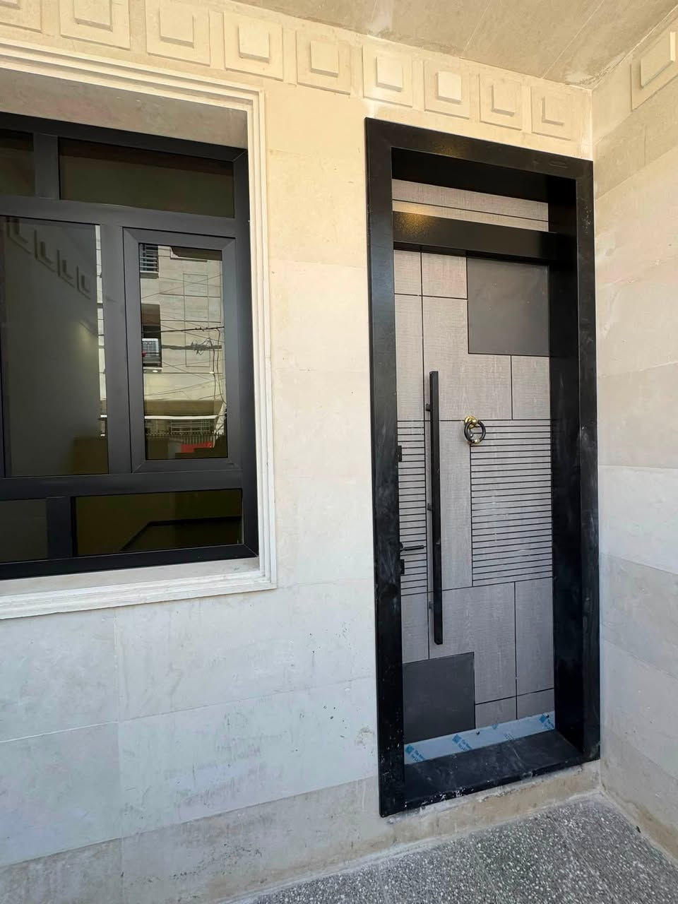 الربيعي للاستثمارات العقارية
✨ “اختيار بيت العمر يبدأ من الموقع… وإحنا وفرنالك الأفضل.”

🏠 دار حديث زيرو للبيع  مساحة 75 متر 
3 طوابق

1️⃣  غرف نوم عدد. 4 
2️⃣ خدمات عدد 2 
3️⃣ مطبخ كبير بارد
4️⃣  مطبخ حار 

⬆️
📍موقع دار : حي القاهرة – قرب اسواق سكر
📍موقع شركة : حي القاهرة — مجاور افران الزيتون

📞 للحجز والاستفسار: [***********]

