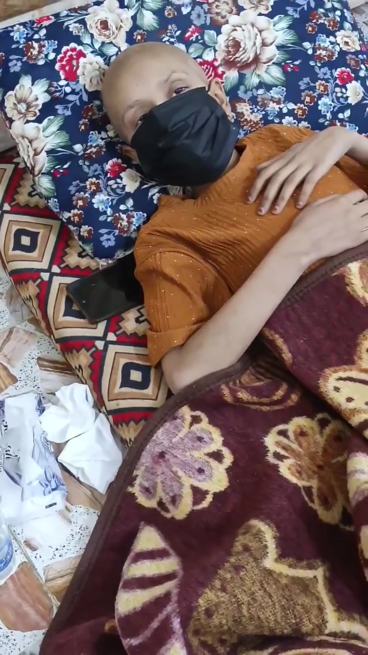 إلى أهل النخوة والرجاء
إلى أصحاب القلوب الرحيمة 
إلى كل مسلم ومسلمة إلى كل من وسّع الله عليه في رزقه إلى كل من يحمل همّ اخيه المسلم ويرجوا المغفرة والرضوان من الله عزّ وجل 
هذا يومكم لإنقاذ طفلة يتيمة الأم تصارع ألم سرطان في ركبتها يسرق طفولتها، وتحتاج منكم عوناً لإجراء عمليتها التي تكلف 22 مليون دينار، وهي الآن راقدة في مستشفى كربلاء تنتظر البشارة منكم لإكمال مبلغ عمليتها كونوا عوناً لها والله في عون العبد ما كان العبد في عون أخيه 
// لا تنسوا هي تنتظر قلوبكم الرحيمة//
لا تتركوا وجعها يكبر… ساهموا في علاجها ولو بالقليل
من يحب ان يتبرع عن طريق الماستر هذا رقم الماستر 

7284957169 #ماستركارد 

الرقم الهاتف‏‪***********‬‏

ساهموا ولو بالقليل
