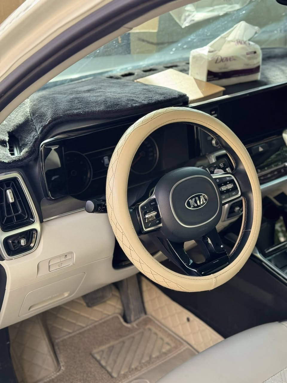 السلام عليكم سورنتو 2021  6 سلندر خليجي مكفوله كفاله عامه
ضمان الدوليه اخت الزيرو ماشيه 47k
شرط ما مفتوح بيه اي برغي أطارات ودسكات الشركه 
(مواصفات)
بانوراما
بصمه
تشغيل عن بعد
كير ماوس
سايد بريك كهرباء
اوتو هولد
حساسات كامله أمامي خلفي
مانع انزلاق
جنطه كهرباء
بردات اصليه
الزجاج اربعه اوتو مع الصعود بل ريمونت
كامرات 4  360 عمل الأمارات
المرأة الداخليه عاكس لضوء
5 ويل كاب 
وباقي المواصفات المعروفه لسورنتو
السعر280 ورقه قابل لتفاوض
للاستفسار الأتصال على الرقم ***********
