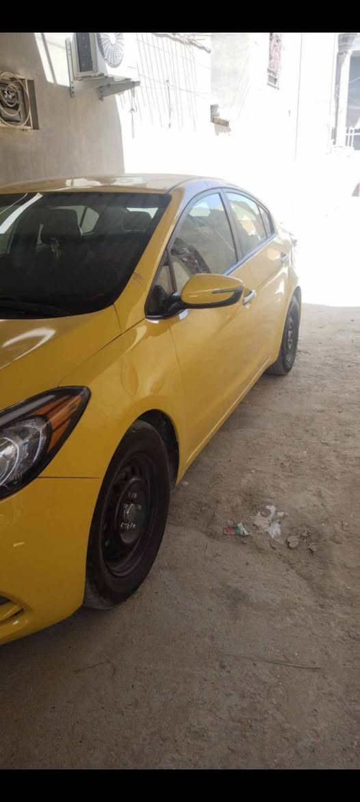 السلام عليكم شباب فورتي 2015مصفره من كلشي بسمنه سنويه ماساقطه تحويل ثاني يوم اريد مراوس فورتي خصوصي 2016او2017اني مكلف بنشر للاستفسارعلى صاحب سياره ***********
