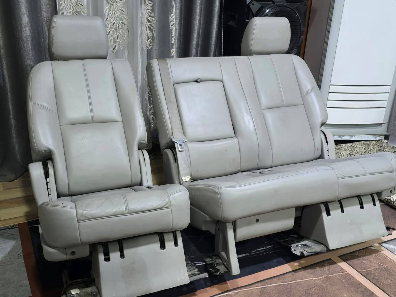 السلام عليكم 
كشنات جلد تاهو كهربائيات وسط نضيفات جداً بمعنى الكلمه يصير من موديل 2007 إلى 2014 
 العنوان البصره 
السعر 3 ورقات يعني.  300دولار
***********
