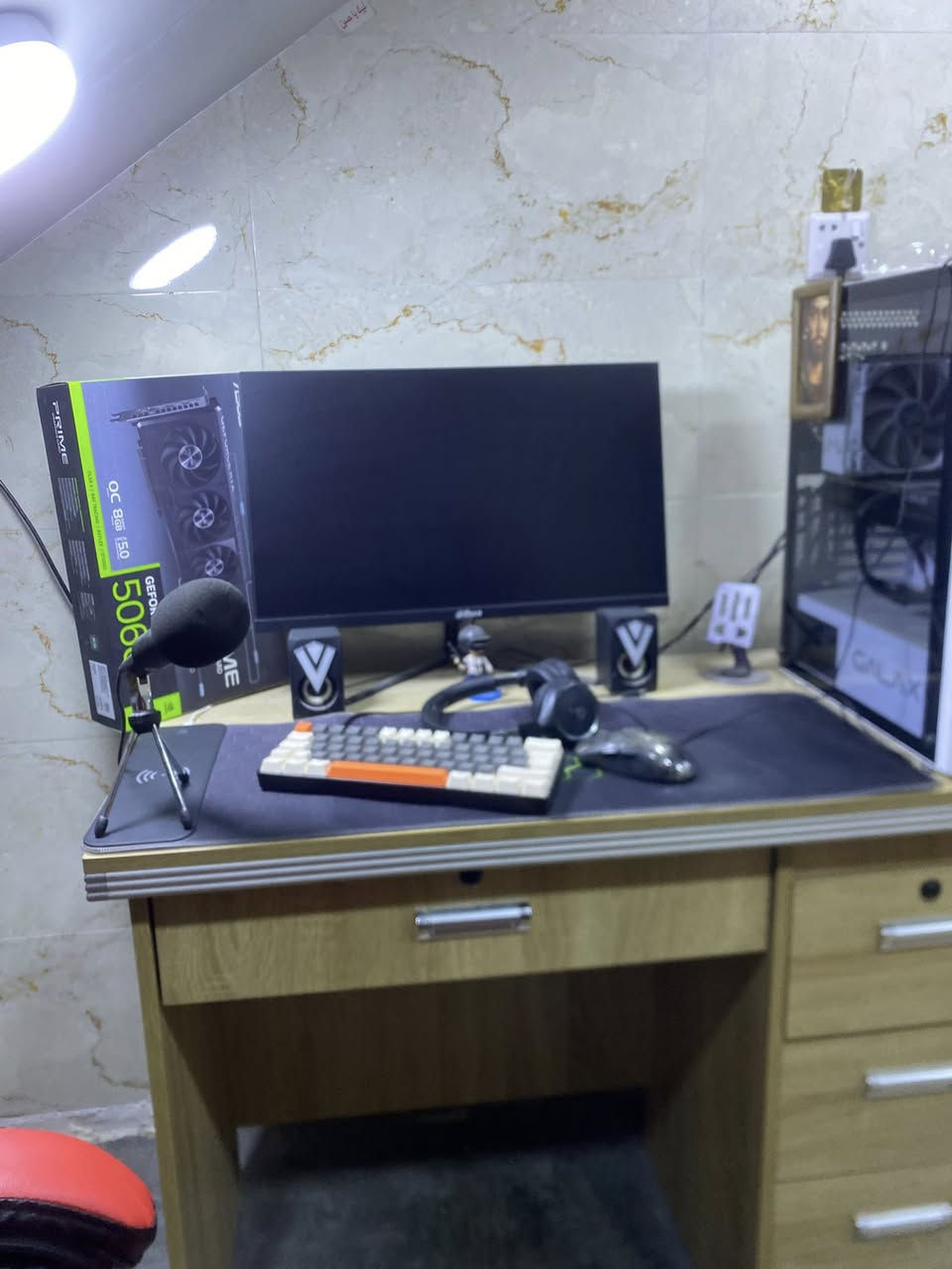 بيسي للبيع وبسعر مناسب 
للتواصل واتساب : ***********
                                                                           التفاصيل : كارت الشاشه ار تي اكس ٥٠٩٠
الشاشه ١٥٠ هرتز اجني 
رام ١٦ 
القرص ssd620
وباقي التفاصيل خاص
