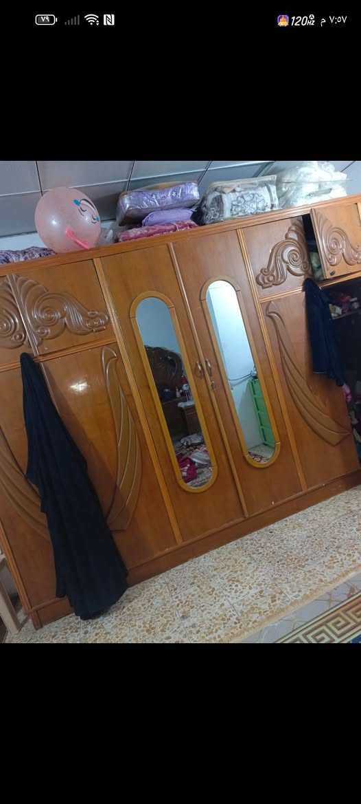 غرفه كامله عراقي للبيع السعر 300 وبيها مجال لتواصل علا رقم ***********
