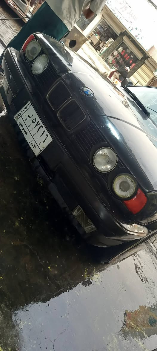 سلام عليكم  عندي هاي بي ام مديل ٨٩ اصلي لحجم ٥٢٥ مفتوح رعيه متوفي ومستمسكاته كله موجوده رقم نبار  مشروع وطني  لسياره كير ومكينه جديد خمسه ويل كب وتخم تير جديد لوك جام كهربائي فتحه سنتر الوك سياره جديده  وبلديه مكان لشعب  رقم *********** لسعر ٢٧
