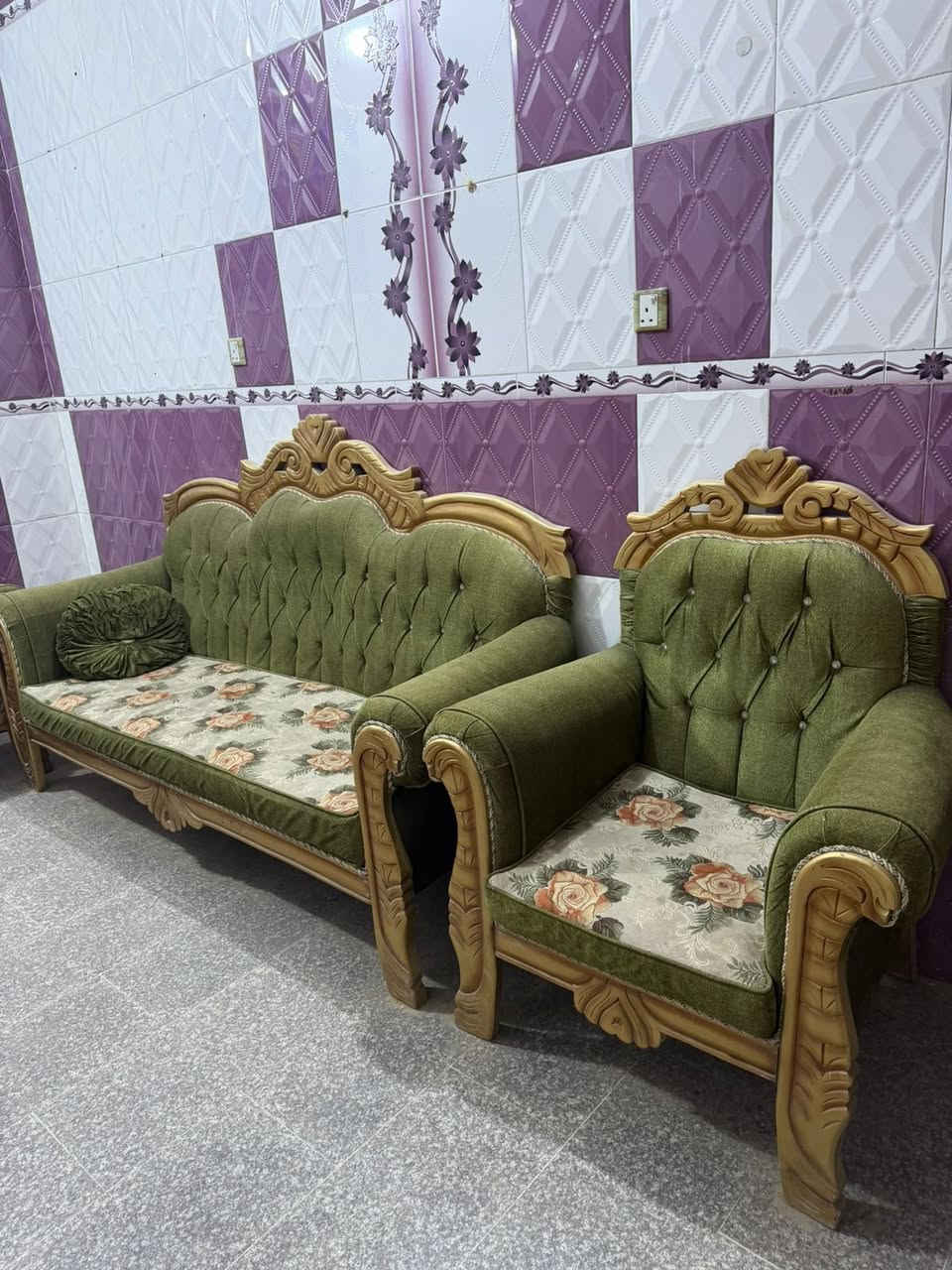 غراض للبيع 

تخم ١٠ مقاعد ٢٥٠ الف 

مبردات نفس اللي بالصور سعره ٧٠ الف متوفر ٤ قطع

كراسي ٥ قطع ع ٥ الف 

ارضية إسفنج سعر القطعة ٧ الف متوفر ٢٠ متر 

بنكة سقفية ٤ قطع الأبيض ع ١٥ والجوزية ٢٠ 

مكاني المعامل الحسينية 

الغراض اغلبها جديدة استخدم قليل

***********
