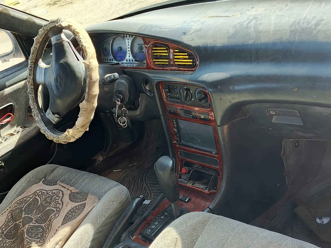 سوناتا تو موديل 1994
رقم انكليزي تحويل بنفس اليوم محرك مسكر مكفول كير وتو مكان عامريه الصمود سياره جاهزه مصبوقه عام بعدني ما قاسلها سعر 42ما بيها مجال ***********
