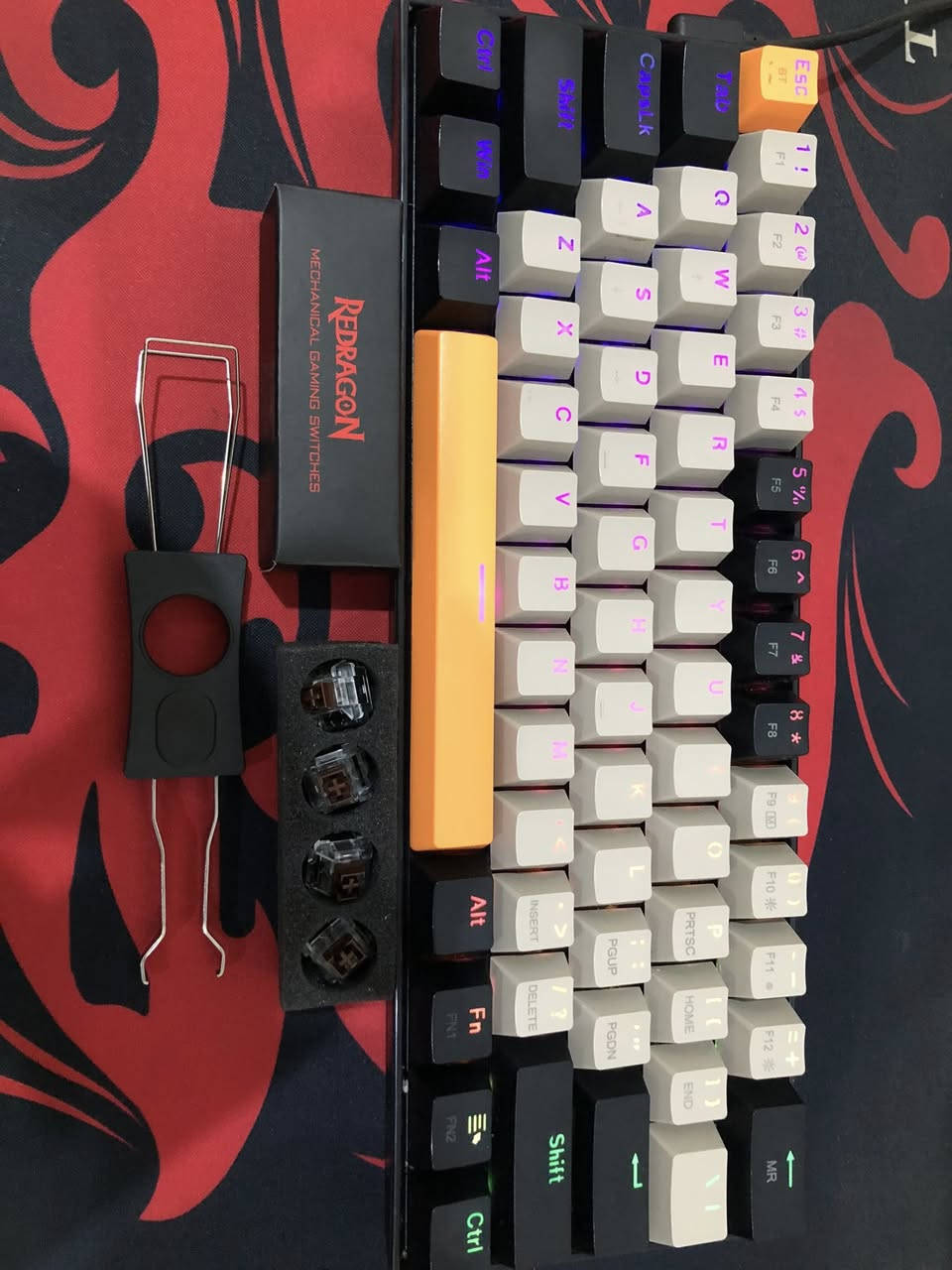 كيبورد ريدراغون K530RGB pro 60%
Redragon K530RGB Pro 60%

كيبورد گيمينگ كلش ممتاز نظافة فول استخدام شخصي ما بيه اي كسر او خلل،نوع السويچ قهوائي، يجي ويا كامل ملحقاته ( اربع ازرار اضافية، قالعة دكم ، و وايره الاصلي) فقط الكارتونة غير متوفرة 
عده برنامج خاص لتغير الازرار 
السعر خمسين و بي مجال ، يوجد توصيل


**إذا كنت صاحب هذا الإعلان وتريد حذفه لأي سبب، رجاءا أرسل رسالة إلى الدعم الفني**