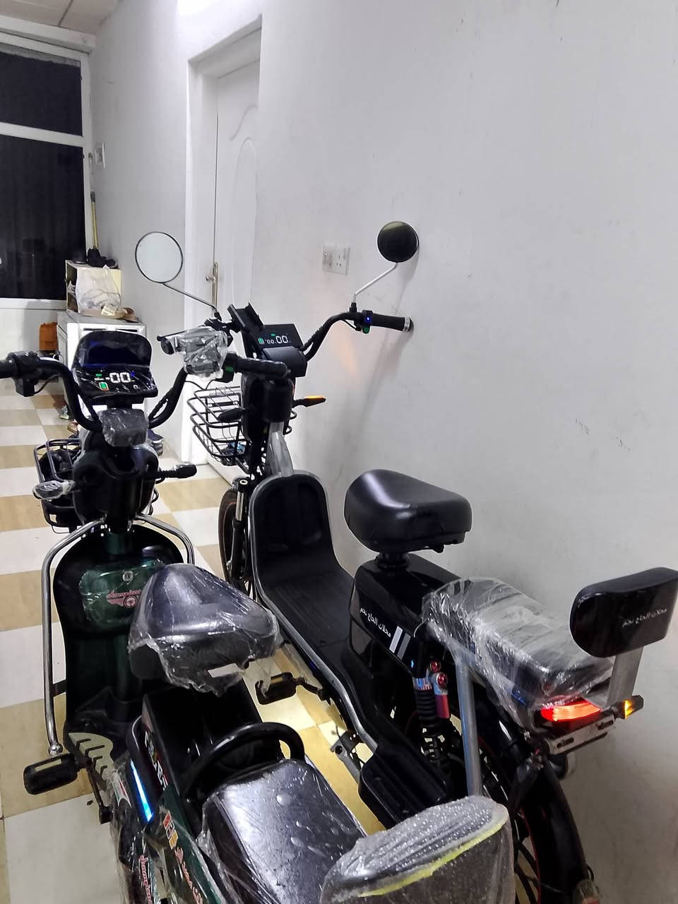 السلام عليكم للبيع دراجات شحن أولا الاسود. حجم 20 فول مواصفات بصمه تشغيل عن بعد كهربائيات كله شغاله وسويج شاشه لابتوب وبلوتوث عدد البطاريات 6دبل مع شاحنه جاهز سعر 350الثاني الزيتوني أيضاً فول مواصفات وبصمة تشغيل عن بعد كهربائيات كله شغاله وسويج شاشه لابتوب وبلوتوث عدد البطاريات 5دبل حجم 16مع شاحنه جاهز مجهز بالكامل سعر الزيتوني 300مكان شقلاوة والشراي اجيبه اربيل رقم الاتصال ***********
