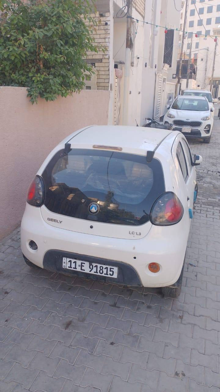 السلام عليكم جيلي باندا  للبيع 
محرك كير بلاد مال شركة 
تبريد شغال 
كهربائيات شغالة شاشة و كامرة 
السيارة رقم بغداد مشروع وطني بأسمي
السعر 58 وبيها مجال حك الجية 
العنوان بغداد الوشاش
للتواصل ***********
