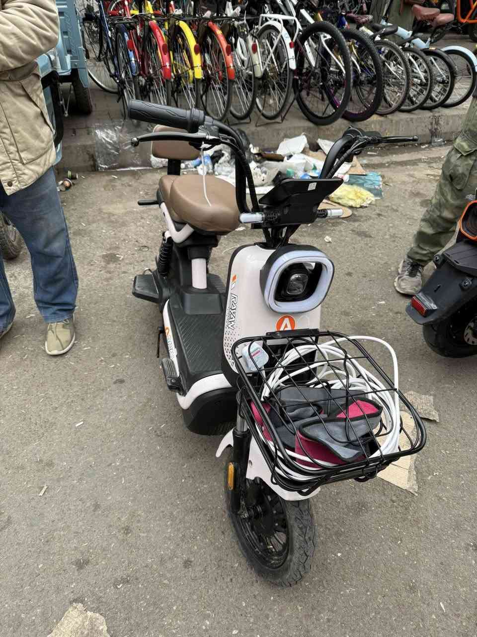 دراجات شحن  عنوان بغداد  الحريه  الزركه 350 و الخ 300      ***********
