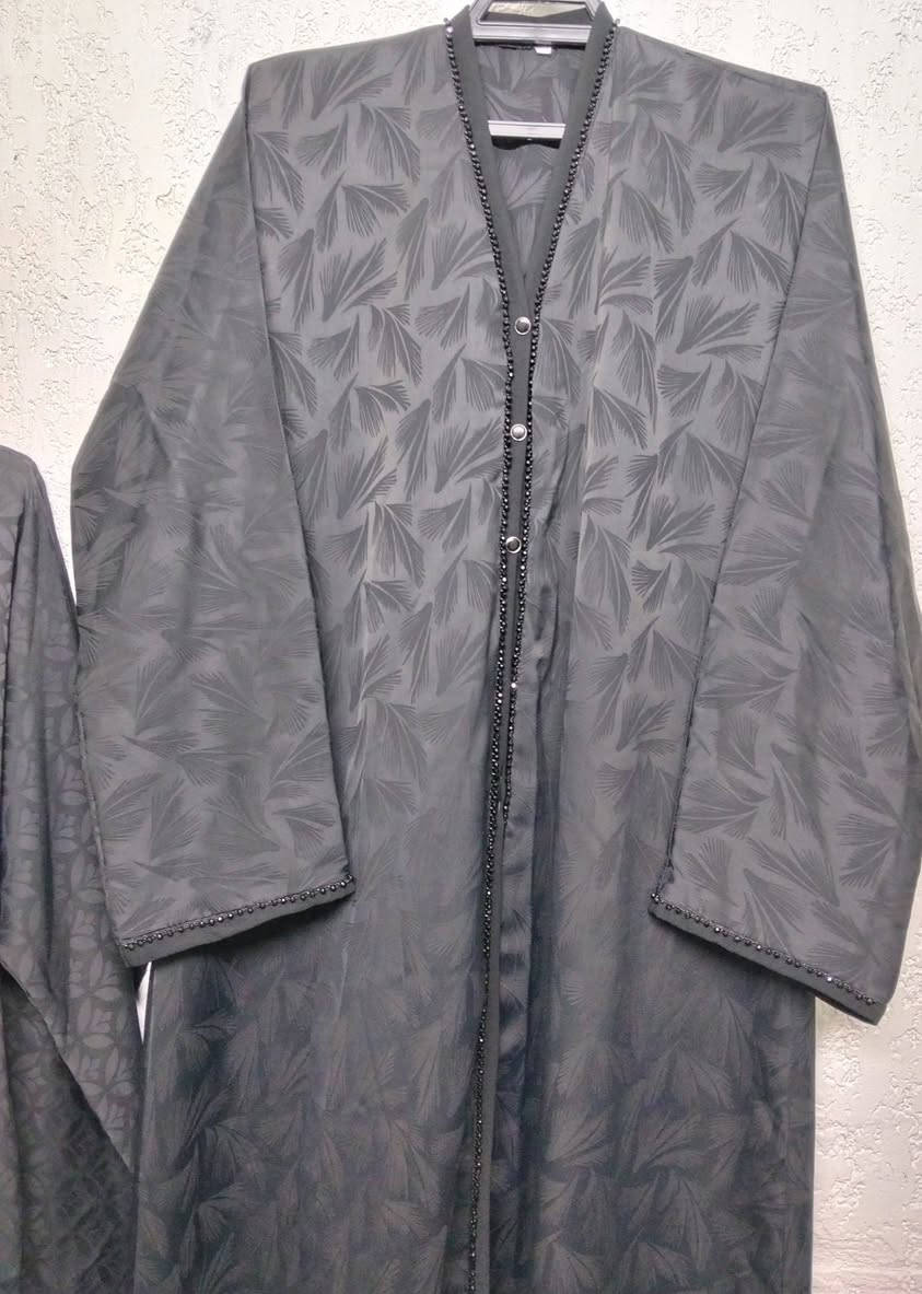 جبه  :سواد فاحم امانه الله
خامه تخبل
 ليس حرير ولا ستن جاكار ثقيل 
خامه ماراتي
السعر : 35
الخامة :  جاكار 
يلبس من وزن ٥٥ الى ١١٠ كغم


**إذا كنت صاحب هذا الإعلان وتريد حذفه لأي سبب، رجاءا أرسل رسالة إلى الدعم الفني**