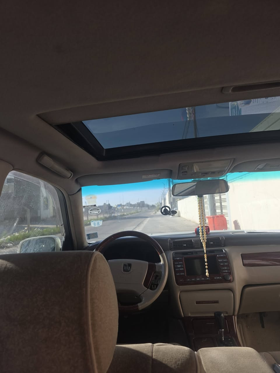 ملكه كرستال اصل تلث دكم ديفور الكبير كير مكينه حداديه السياره جاهزه  رقم انكليزي بسمي مداور ثاني يوم مشروع وطني السياره عدله بدون كصه اربع كشنات كهرباء مري كهرباء فتحه سقف برده كهرباء مكاني نجف السعر ١٣٨ وبيها مجال بسيط للاستفسار اكثر واتساب ***********
