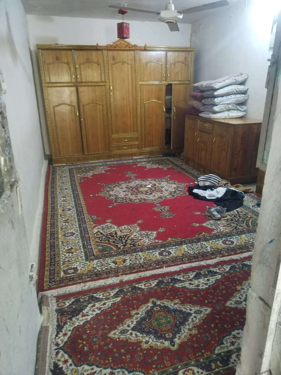 السلام عليكم

دار مساحه 43متر نظيف أمامه تشجير وموقع مميز

صاله
مطبخ
حمام خارجي
غرفه نوم فوك
بيتونه
سطح

السعر 130مليون

غزاليه بدايه شارع المشجر
للإستفسار *********** *********** مكتب الطائي
