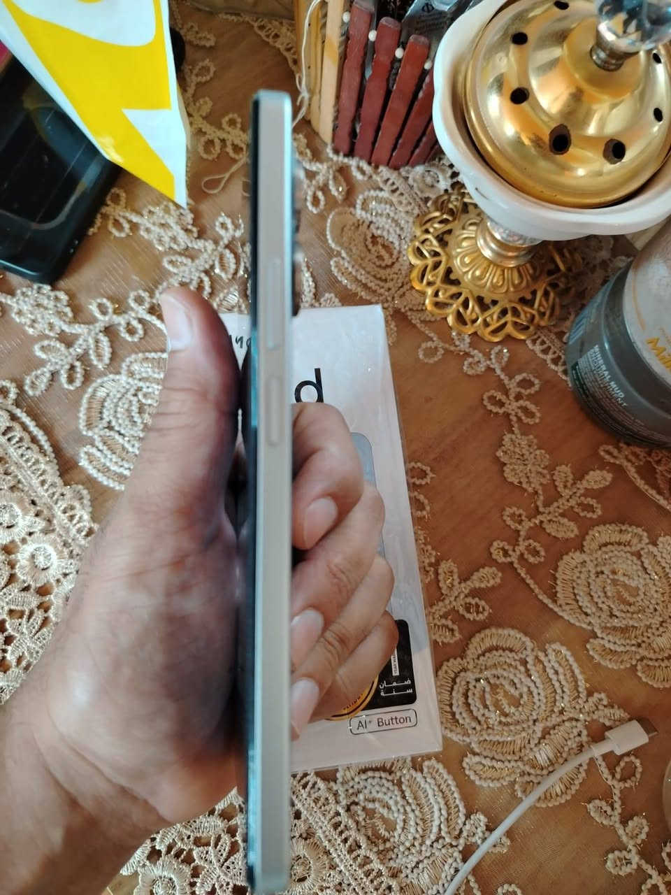 للبيع جهاز هونر x8d ضمان الجبال استخدام اسبوعين مكفول من الشخط للاتصال *********** عنوان بغداد كراده السعر 300,000 الف مع لاصق وحافظه ودرع كامره
