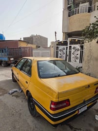 بيجو GLX موديل2010 للبيع ولمراوس مكان الشعب سعر 24 عليها غرامات 200 ين...