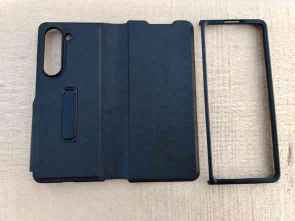 السلام عليكم سامسونگ zفولد5 نضافه100 ذاكره 256 نسخه الشرق الاوسط كله عربي ويا كفر جلد اصلي وحمايه عدسات اصليه وكيبل اصلي 100واط وفلاتر سماعه للمراوس فقط ماابيع شعندك نزل السعر 730قفل مكاني بغداد واسف عالاطاله وهذا رقمی***********
